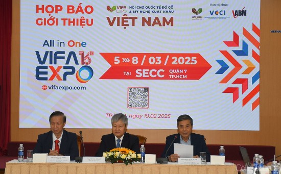 sap dien ra hoi cho quoc te do go xuat khau 2025