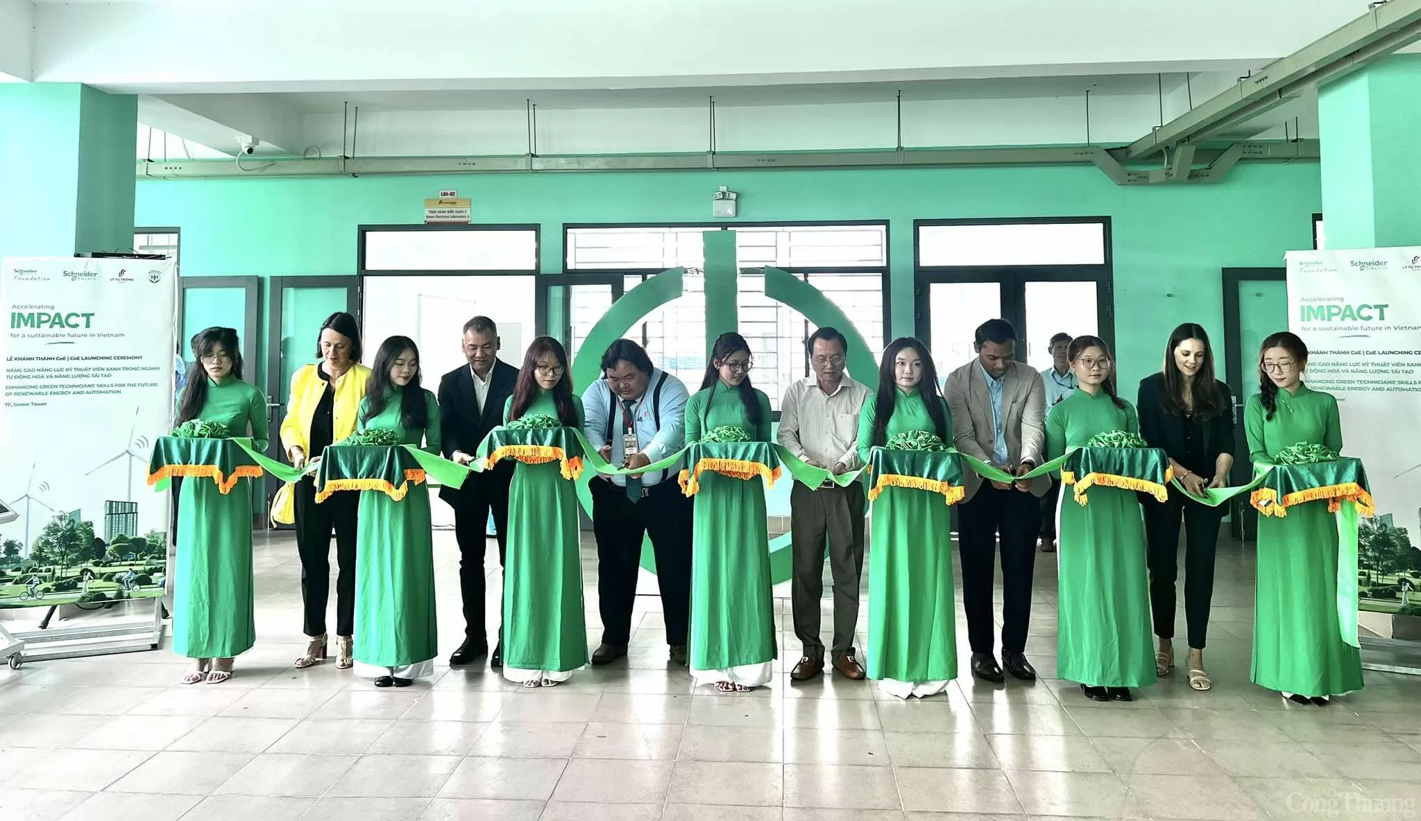 Center of Excellence: Bệ phóng cho 45.000 kỹ sư tương lai