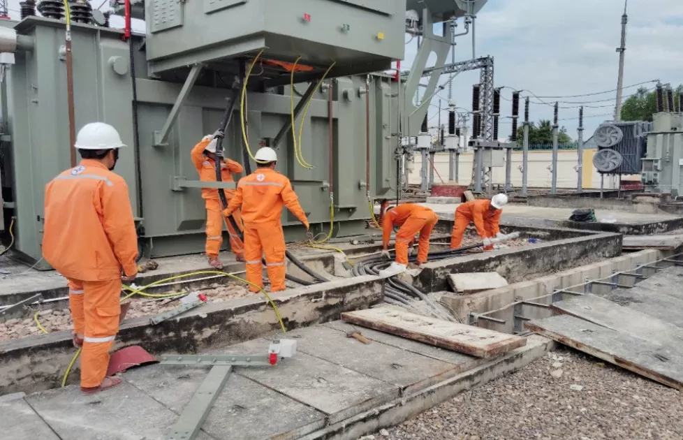 Thi công dự án Nâng công suất TBA 110 kV Nhơn Tân từ 2x25MVA lên 25+63MVA (Ảnh: Đức Tân)