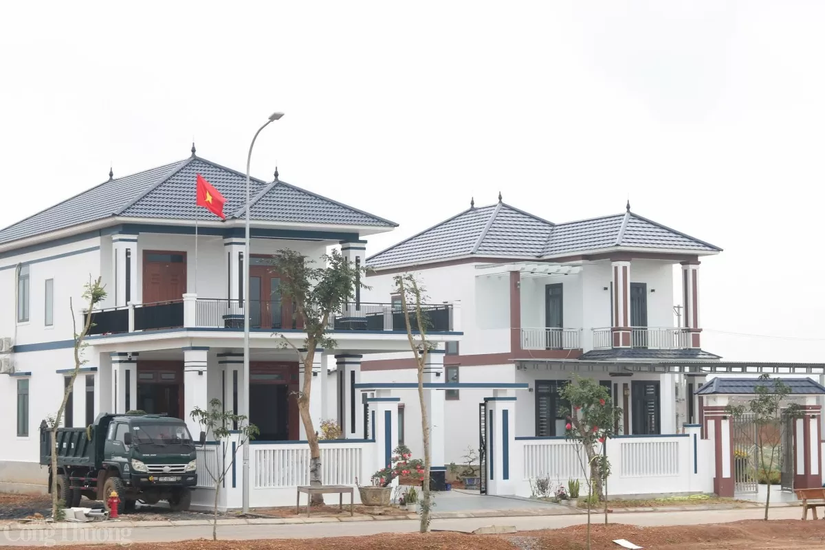 Những ngôi nhà khang trang tại khu tái định cư cao tốc Bắc- Nam