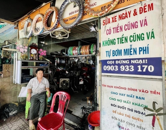 chuyen ong chu tan phu sua xe mien phi cho nguoi ngheo