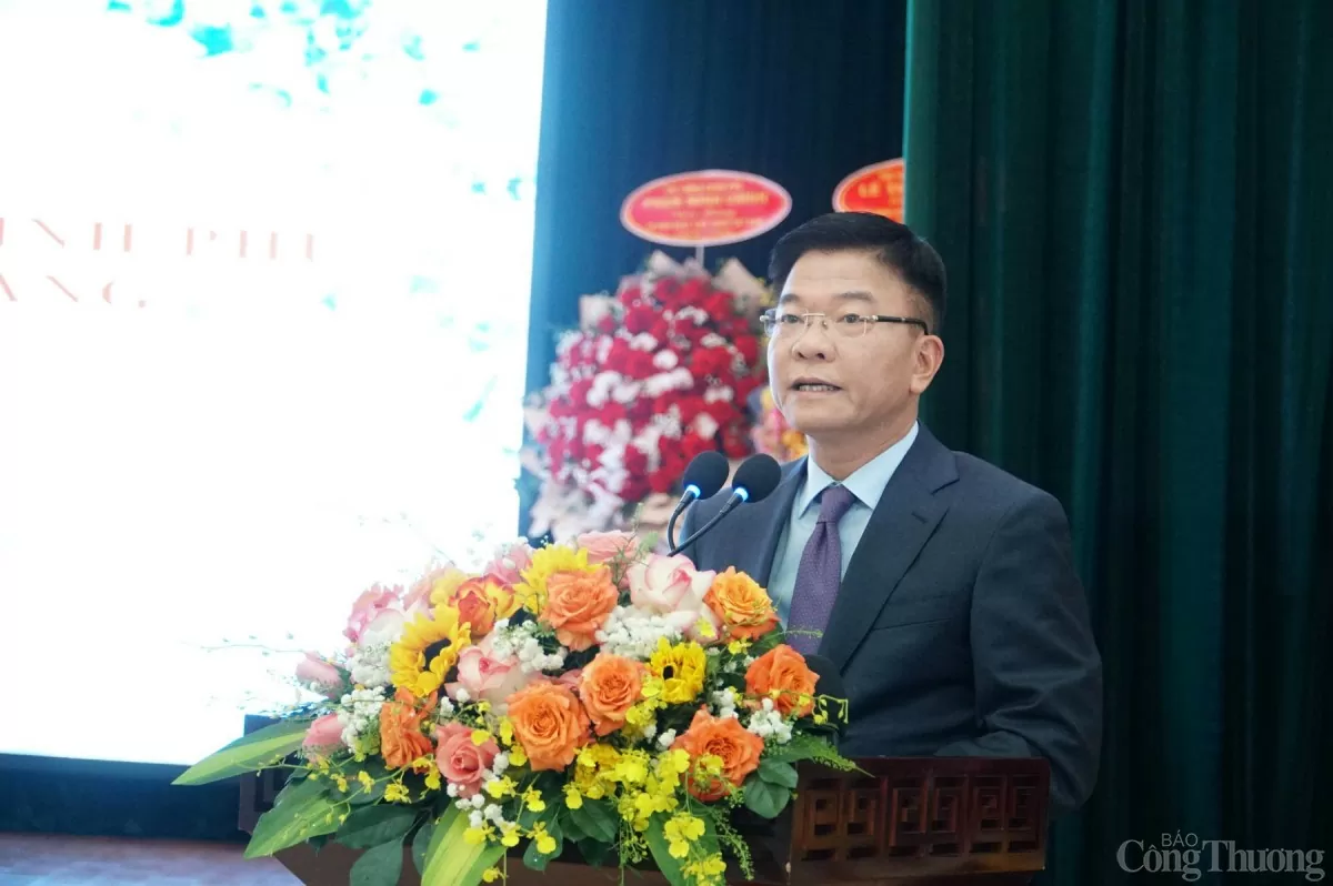 Phó Thủ tướng Lê Thành Long đề nghị Bệnh viện C Đà Nẵng nói riêng, ngành Y tế Đà Nẵng nói chung thực hiện tốt 12 nội dung Tổng Bí thư Tô Lâm chỉ đạo hôm 24/2