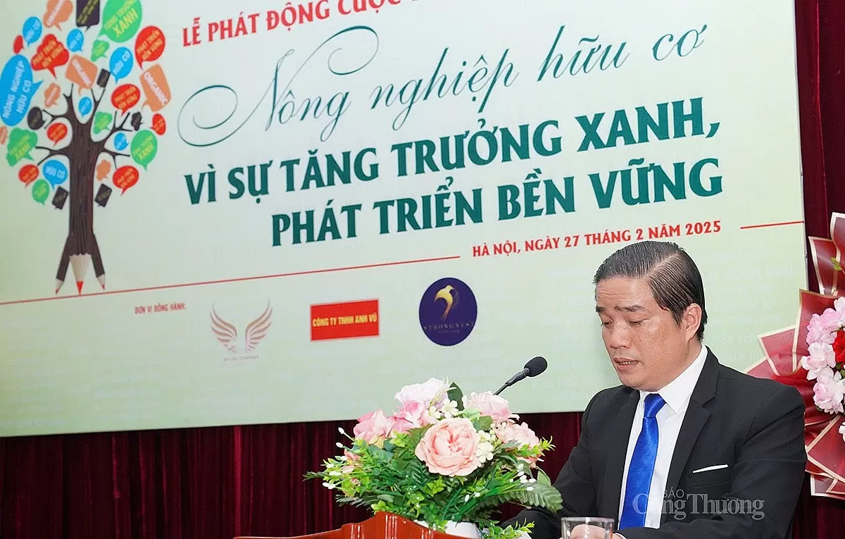 Nhà báo Đỗ Ngọc Thi, Phó Tổng biên tập phụ trách Tạp chí Hữu cơ Việt Nam, Trưởng ban Tổ chức Cuộc thi phát biểu tại lễ phát động