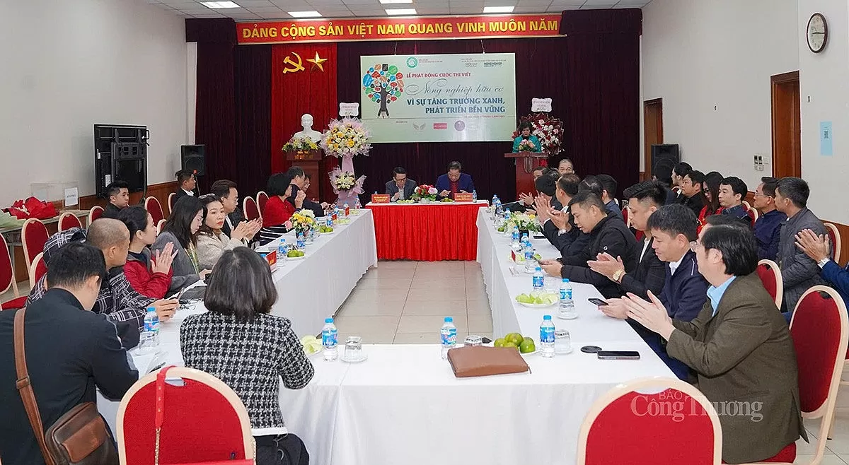 Lễ phát động Cuộc thi viết “Nông nghiệp hữu cơ - Vì sự tăng trưởng xanh, phát triển bền vững” tại Hà Nội. Ảnh: