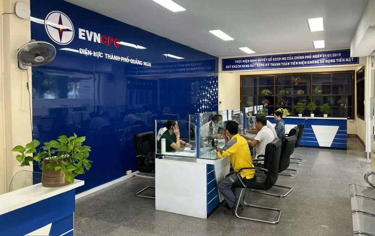 Chuyển đổi số nâng cao chất lượng điện và chất lượng dịch vụ tại Điện lực Quảng Ngãi (Ảnh: PC Quảng Ngãi)