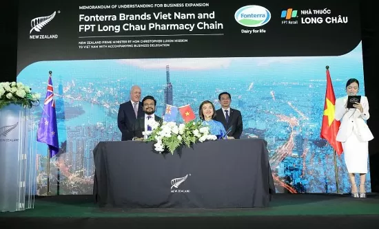 FPT Long Châu ký hợp tác chiến lược với Anlene