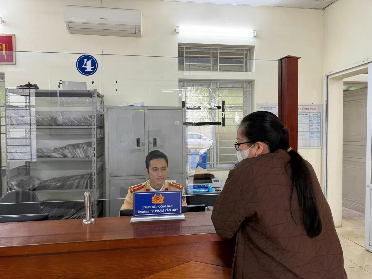 Ghi nhận ngày đầu cấp đổi giấy phép lái xe ở Hòa Bình