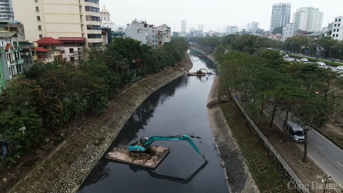 Dầm mình vét bùn, gột rửa sông Tô Lịch