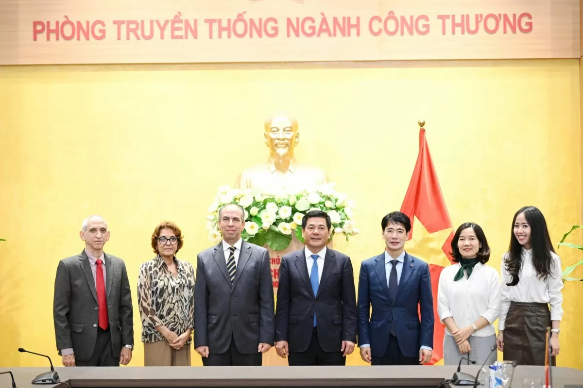 Bộ trưởng Nguyễn Hồng Diên: Đẩy nhanh tiến độ dự án công viên năng lượng mặt trời tại Cuba