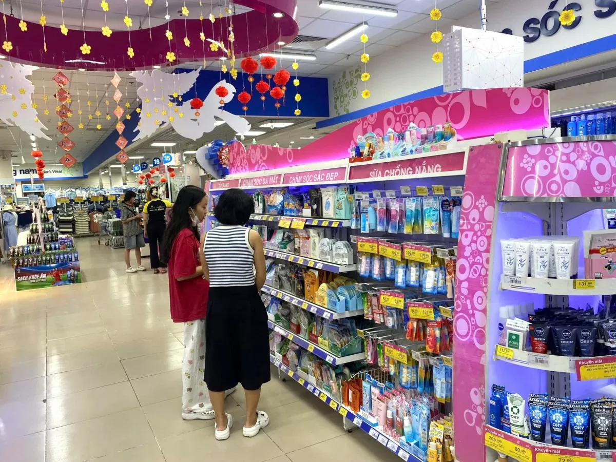 Quá tặng 8/3: Nhiều siêu thị, cửa hàng tung loạt khuyến mãi Quá tặng 8/3: Nhiều siêu thị, cửa hàng tung loạt khuyến mãi
