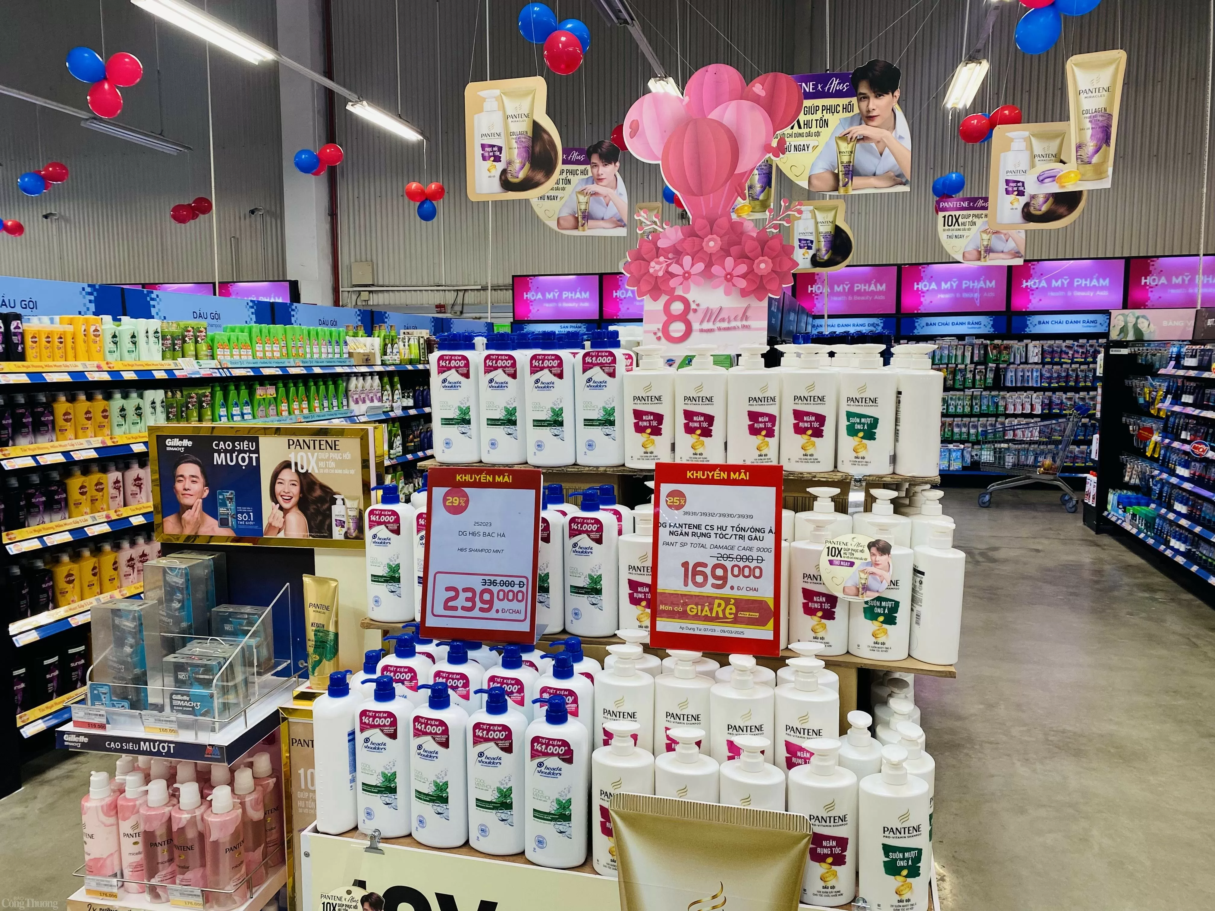 ‘Đại tiệc’ khuyến mãi tại các siêu thị dịp 8/3