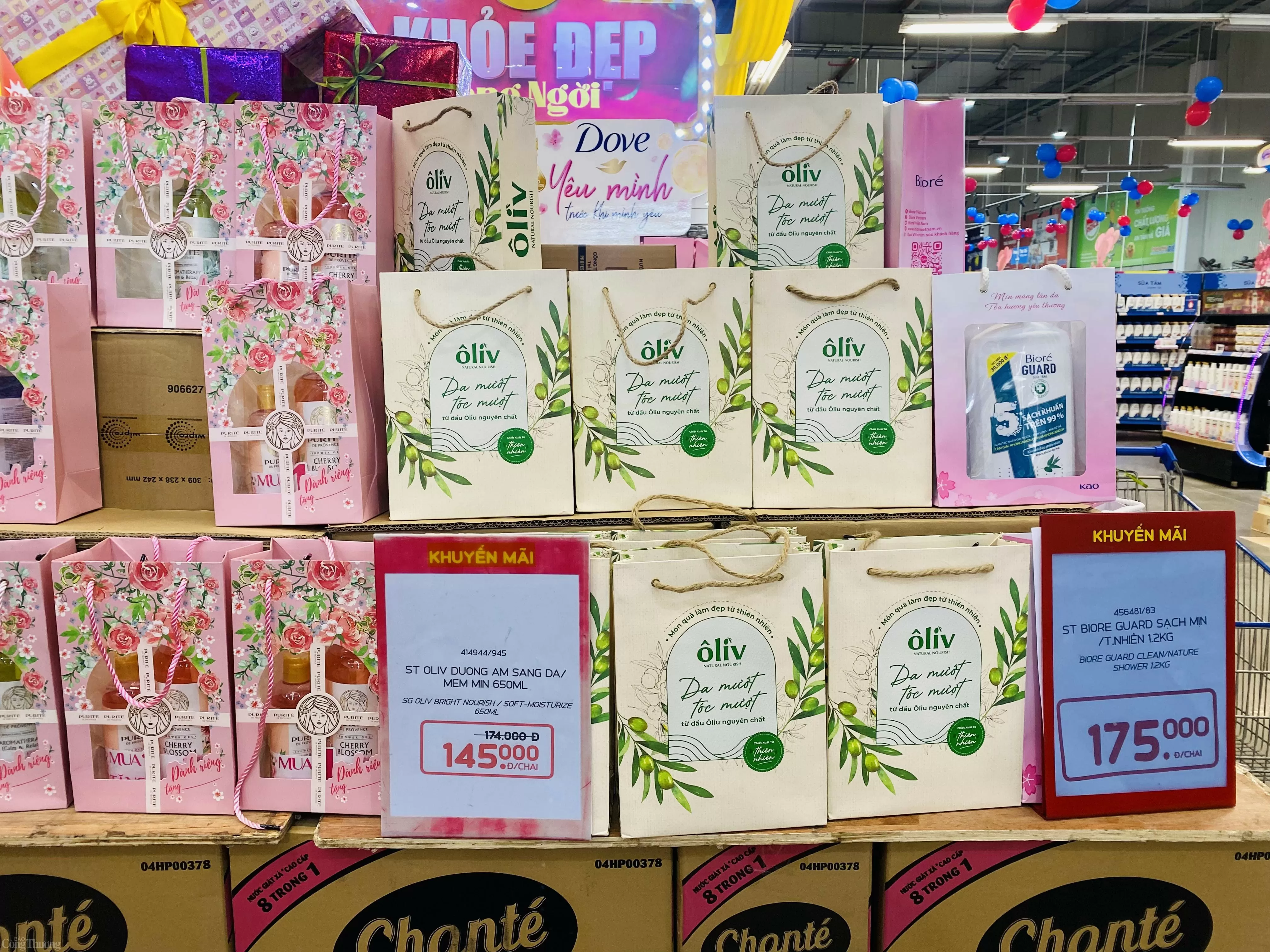 ‘Đại tiệc’ khuyến mãi tại các siêu thị dịp 8/3
