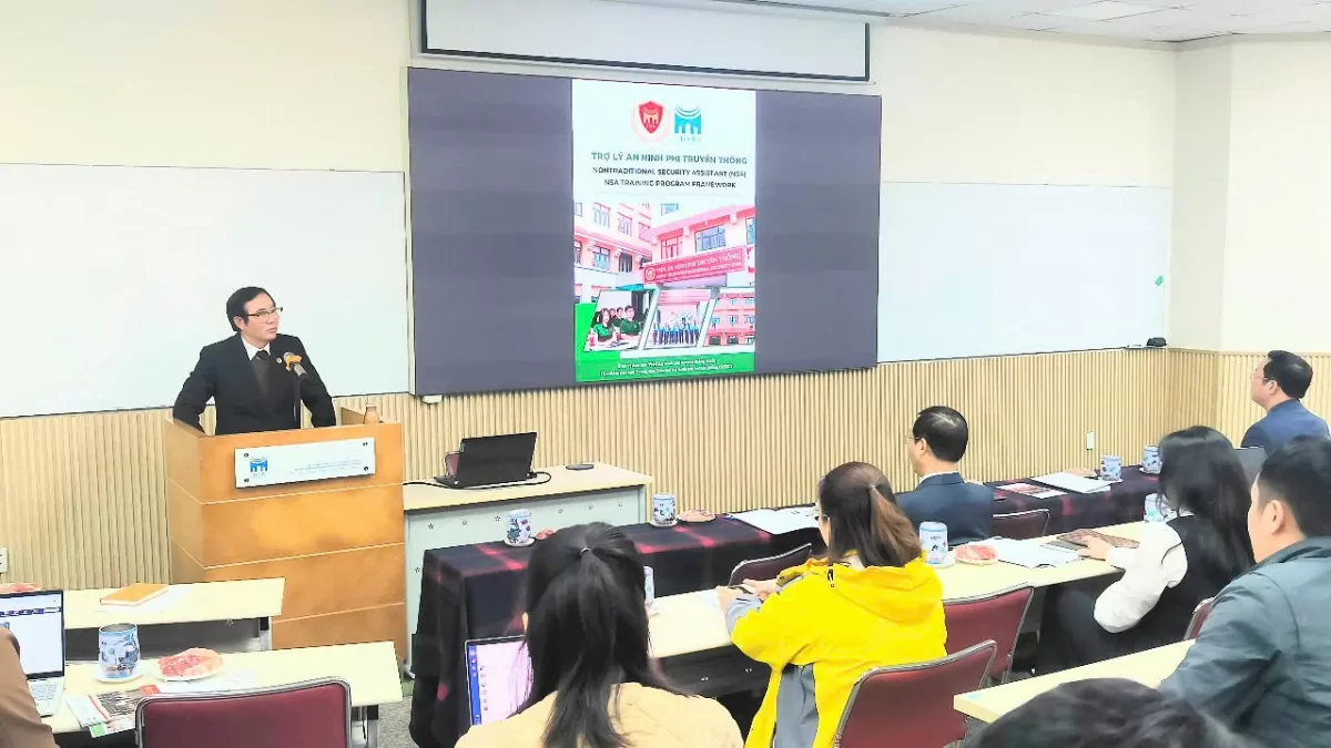 Lần đầu tiên đào tạo trợ lý an ninh phi truyền thống