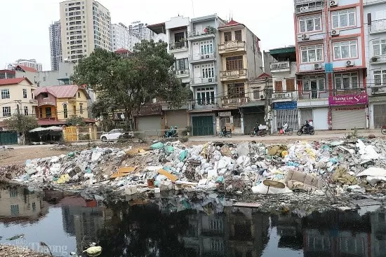 Hà Nội: Dự án chống ngập nghìn tỷ thành nơi chứa rác
