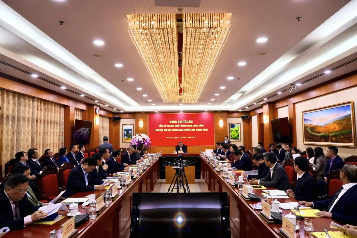 Tổng Bí thư chỉ đạo tháo gỡ các điểm nghẽn, khơi nguồn lực phát triển kinh tế tư nhân