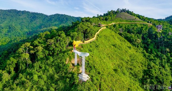quang nam hanh lang co mai che hinh rong dai nhat viet nam