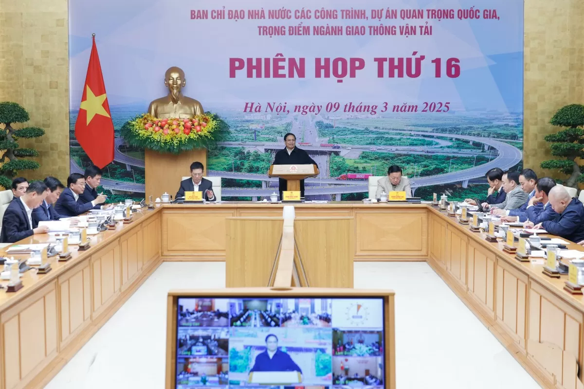 Thủ tướng: Khẩn trương đẩy nhanh tiến độ các dự án giao