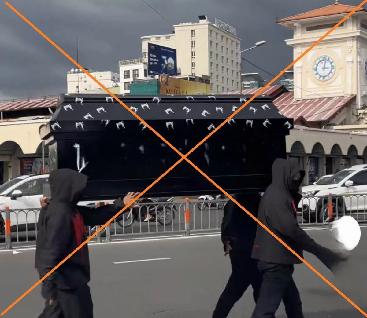 TP.Hồ Chí Minh: Khởi tố 9 người trong vụ mang ‘quan tài diễu phố’