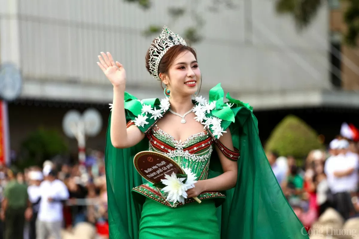 Rực rỡ sắc màu tại Lễ hội đường phố Buôn Ma Thuột