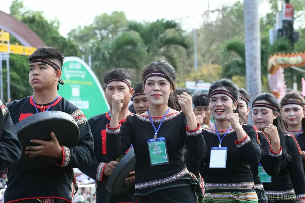 Rực rỡ sắc màu tại Lễ hội đường phố Buôn Ma Thuột