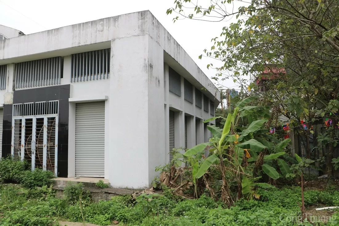 Xót xa chợ dân sinh tiền tỷ bỏ hoang giữa Hà Nội