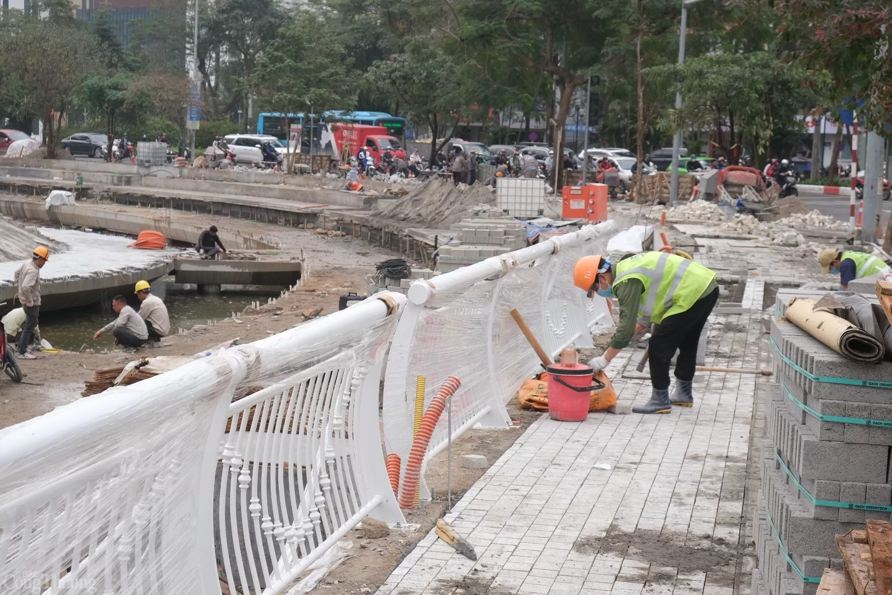 Hà Nội: Sân khấu nổi dần lộ diện trên hồ Hoàng Cầu
