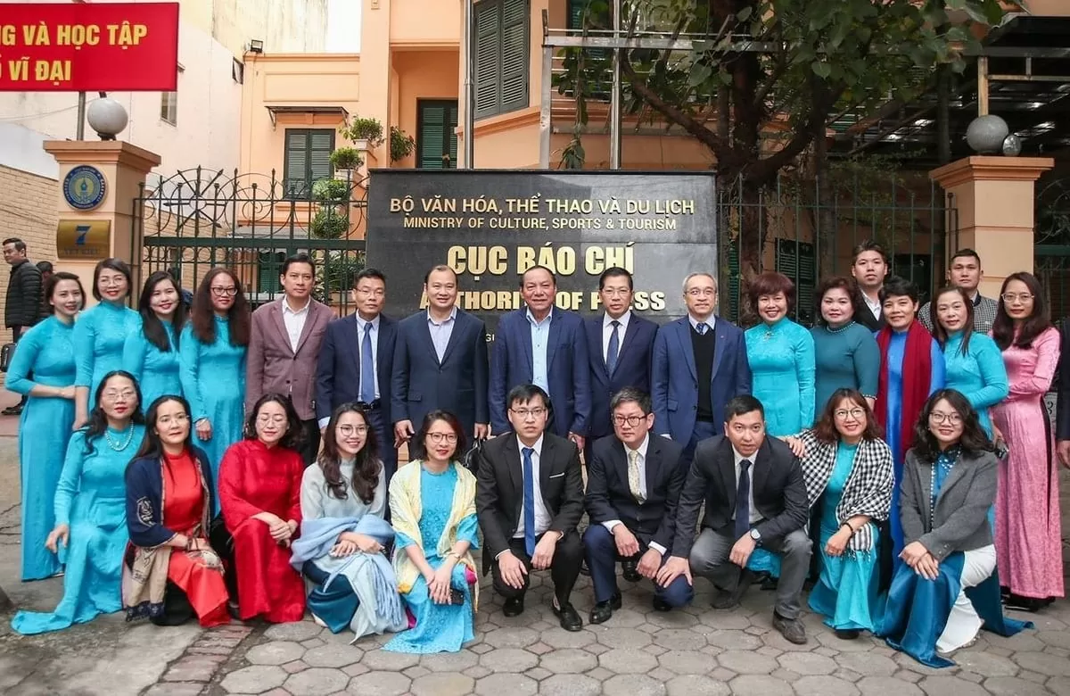 Bộ trưởng Nguyễn Văn Hùng gặp mặt tập thể, cán bộ, công chức, viên chức tại Cục Báo chí. Ảnh: Bộ VHTTDL