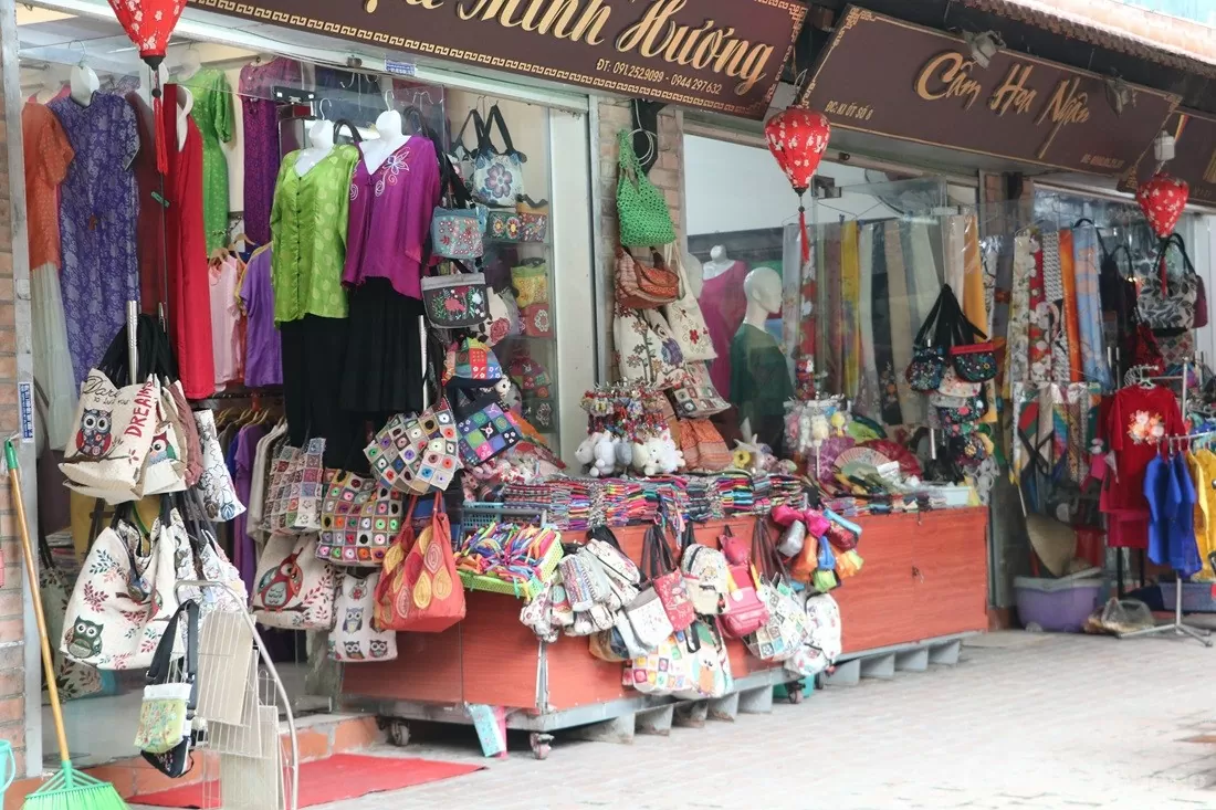 Thăm làng lụa đầu tiên của Việt Nam lọt top thế giới