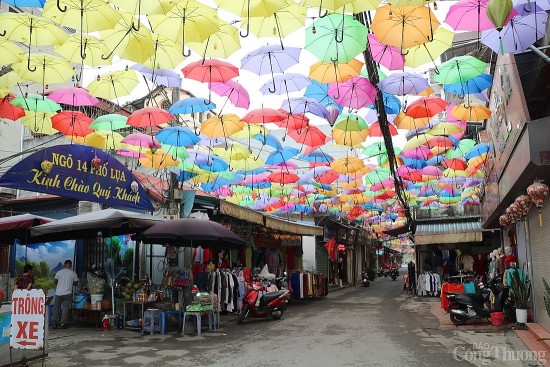 kham pha lang lua dau tien cua viet nam lot top the gioi