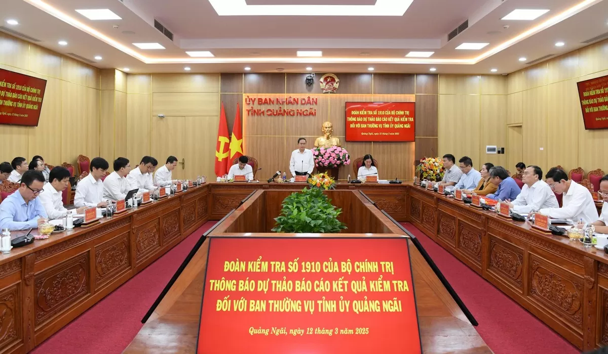 Chủ tịch Quốc hội Trần Thanh Mẫn -  Trưởng Đoàn Kiểm tra 1910 của Bộ Chính trị đã chủ trì buổi làm việc giữa Đoàn kiểm tra với Ban Thường vụ Tỉnh uỷ Quảng Ngãi. Ảnh: Lâm Hiển