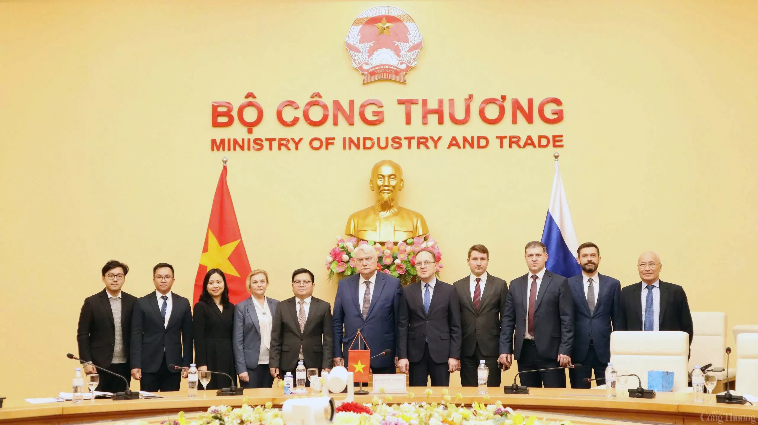 Thứ trưởng Trương Thanh Hoài làm việc với tỉnh Kaluga, Nga