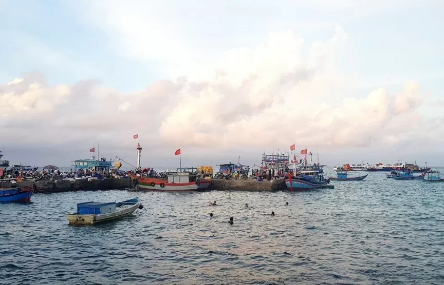 Thời tiết biển hôm nay 8/5/2025: Vịnh Bắc Bộ chuyển gió