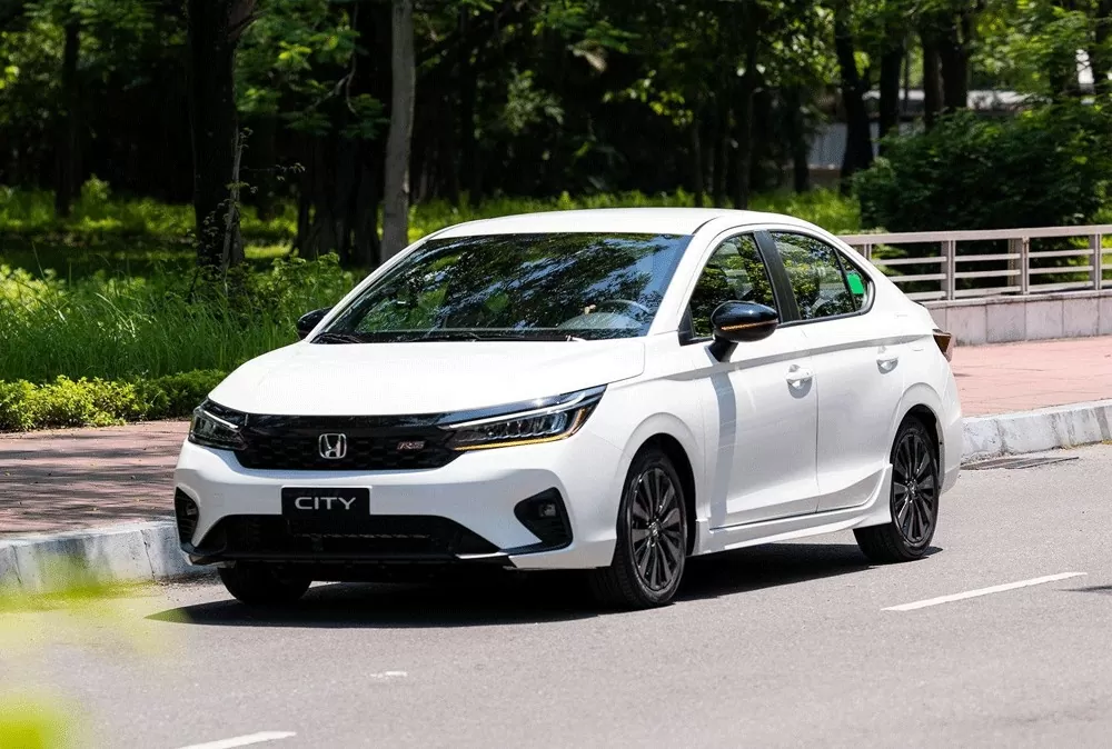 Doanh số thị trường ô tô Việt bật tăng trong tháng 2/2025