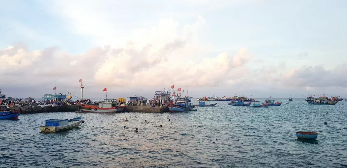 Ngày 13/3 trên hầu hết các vùng biển có gió yếu, cường độ giảm dần. 