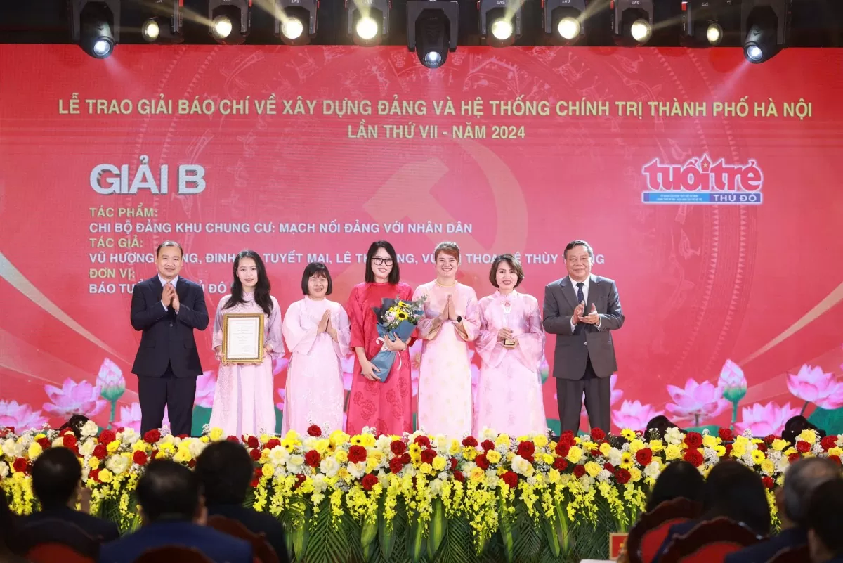 Trao 33 giải báo chí về xây dựng Đảng TP. Hà Nội