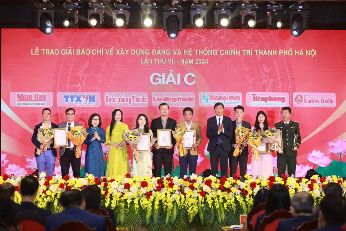 Trao 33 giải báo chí về xây dựng Đảng TP. Hà Nội