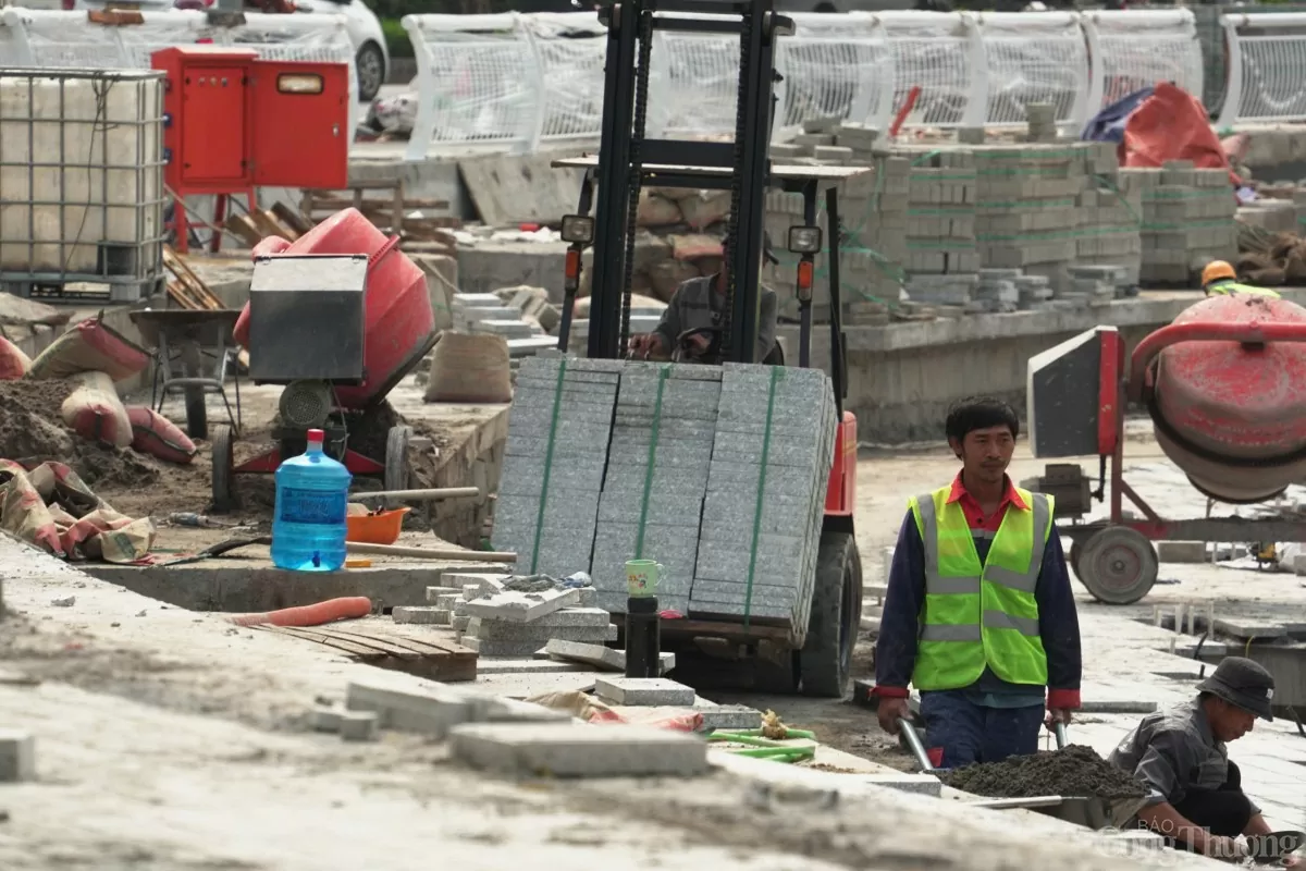 Sân khấu nổi độc nhất Hà Nội dần thành hình