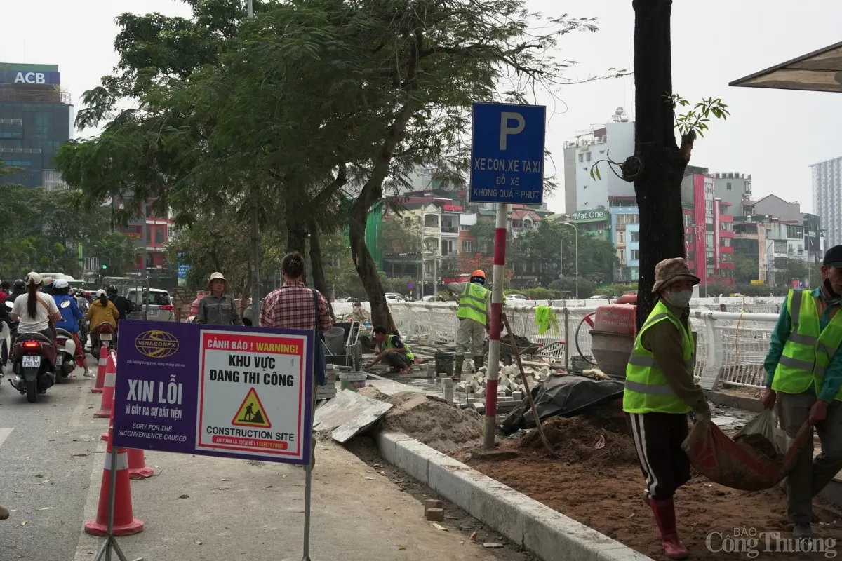 Sân khấu nổi độc nhất Hà Nội dần thành hình