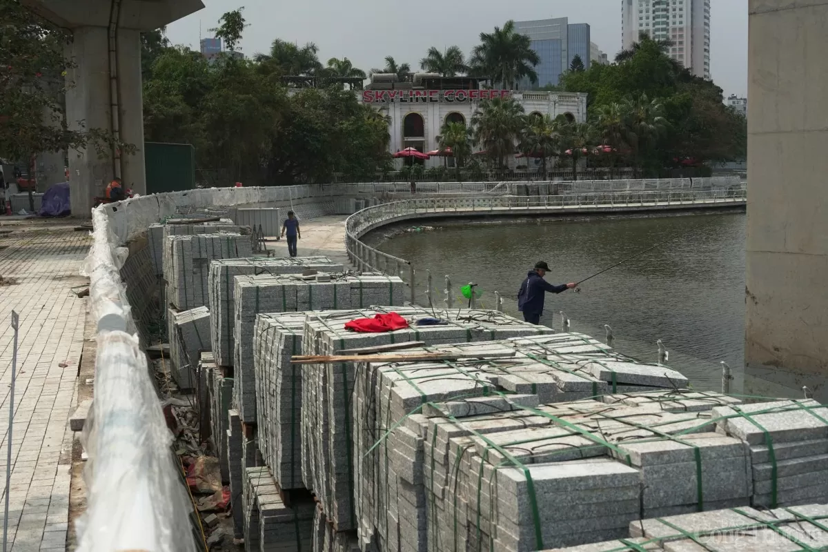 Sân khấu nổi độc nhất Hà Nội dần thành hình