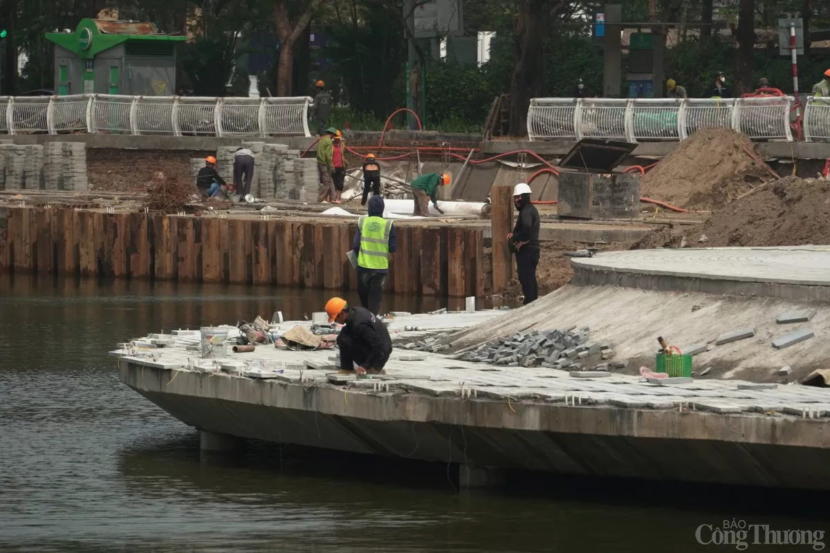Sân khấu nổi độc nhất Hà Nội dần thành hình