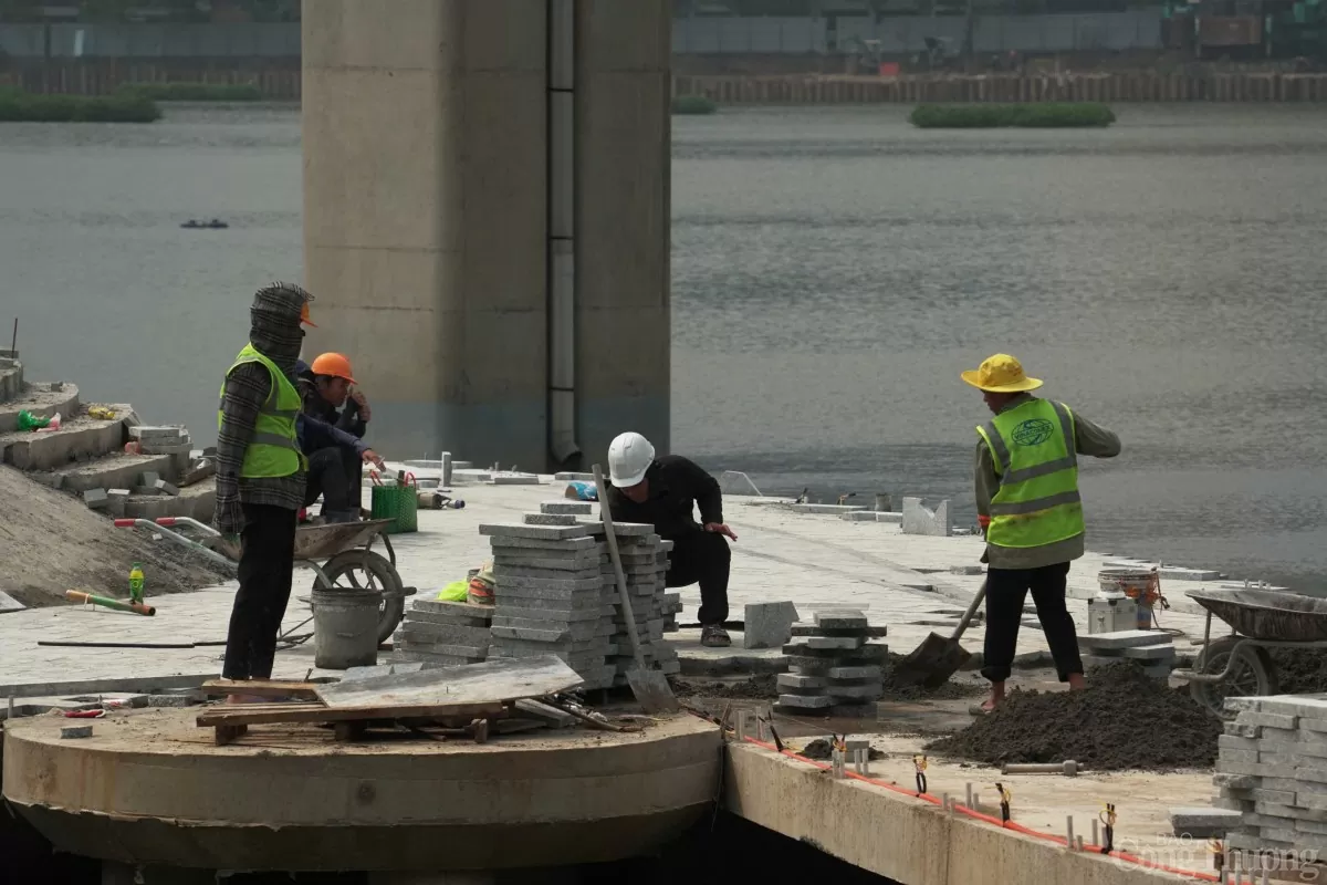 Sân khấu nổi độc nhất Hà Nội dần thành hình