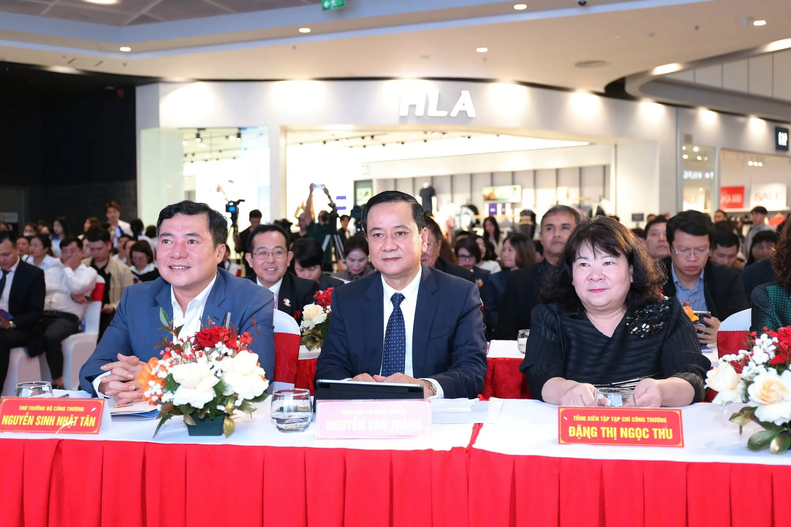 Chùm ảnh: Lễ phát động Ngày Quyền của người tiêu dùng Việt Nam năm 2025