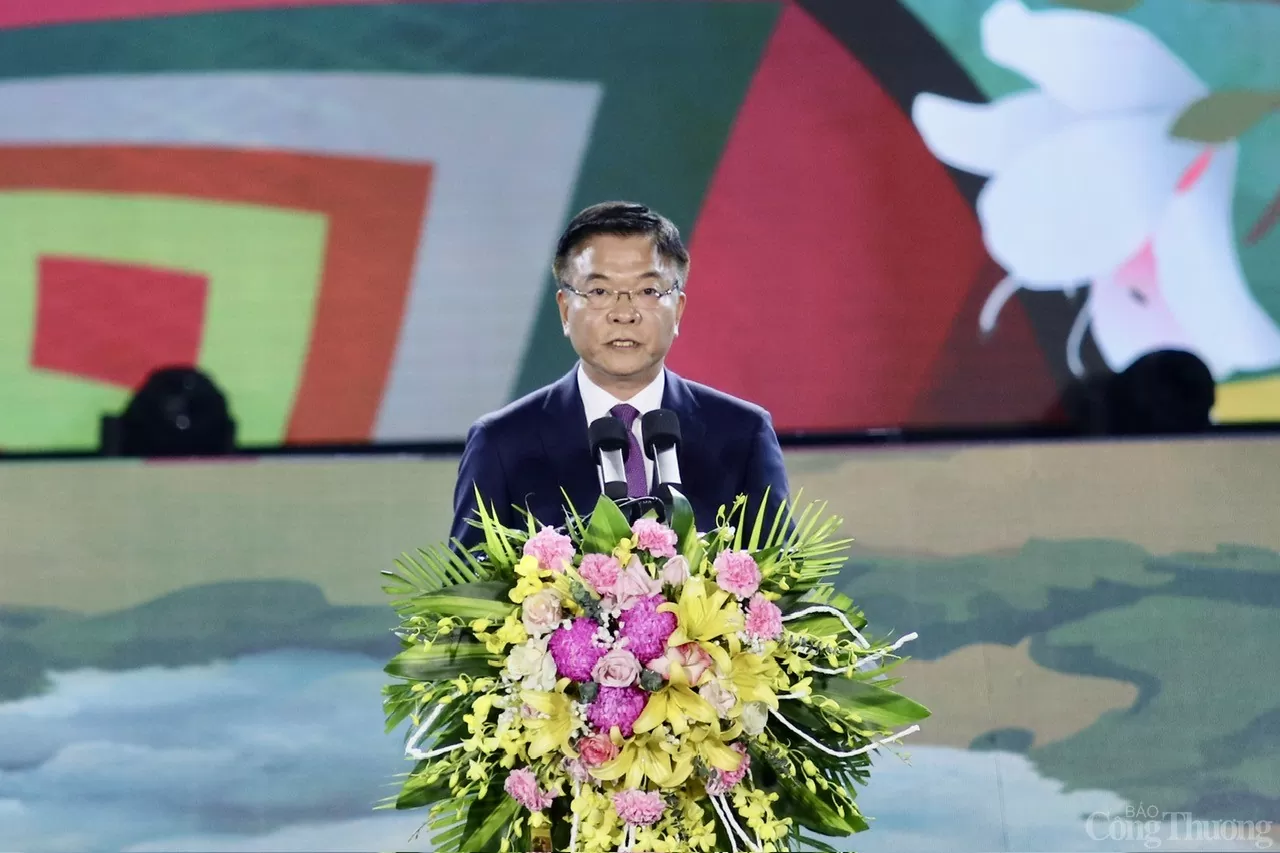 Lễ hội Hoa ban Điện Biên 2025: Nơi hội tụ, giao thoa tinh thần yêu nước của đồng bào các dân tộc