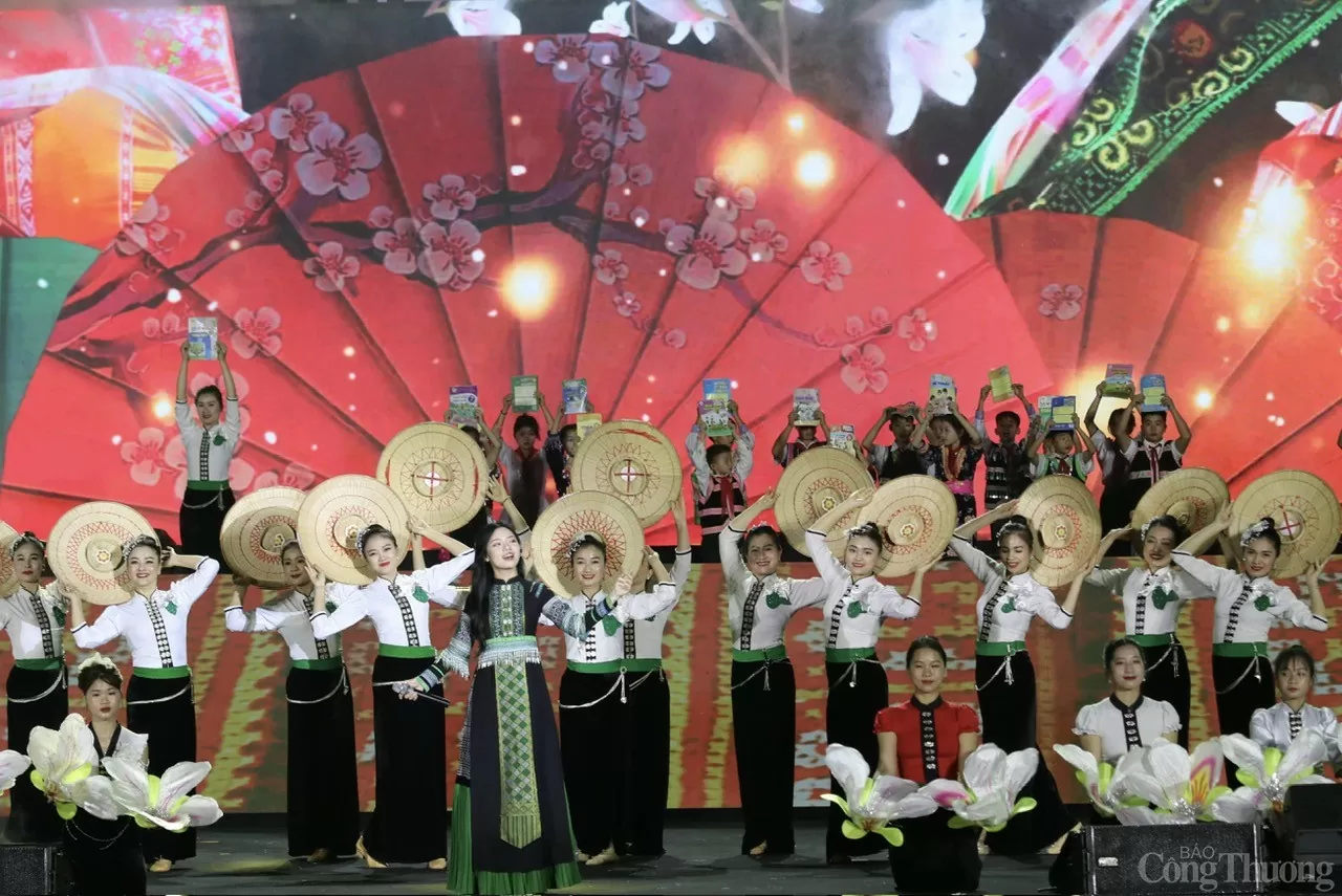 Lễ hội Hoa ban Điện Biên 2025: Nơi hội tụ, giao thoa tinh thần yêu nước của đồng bào các dân tộc