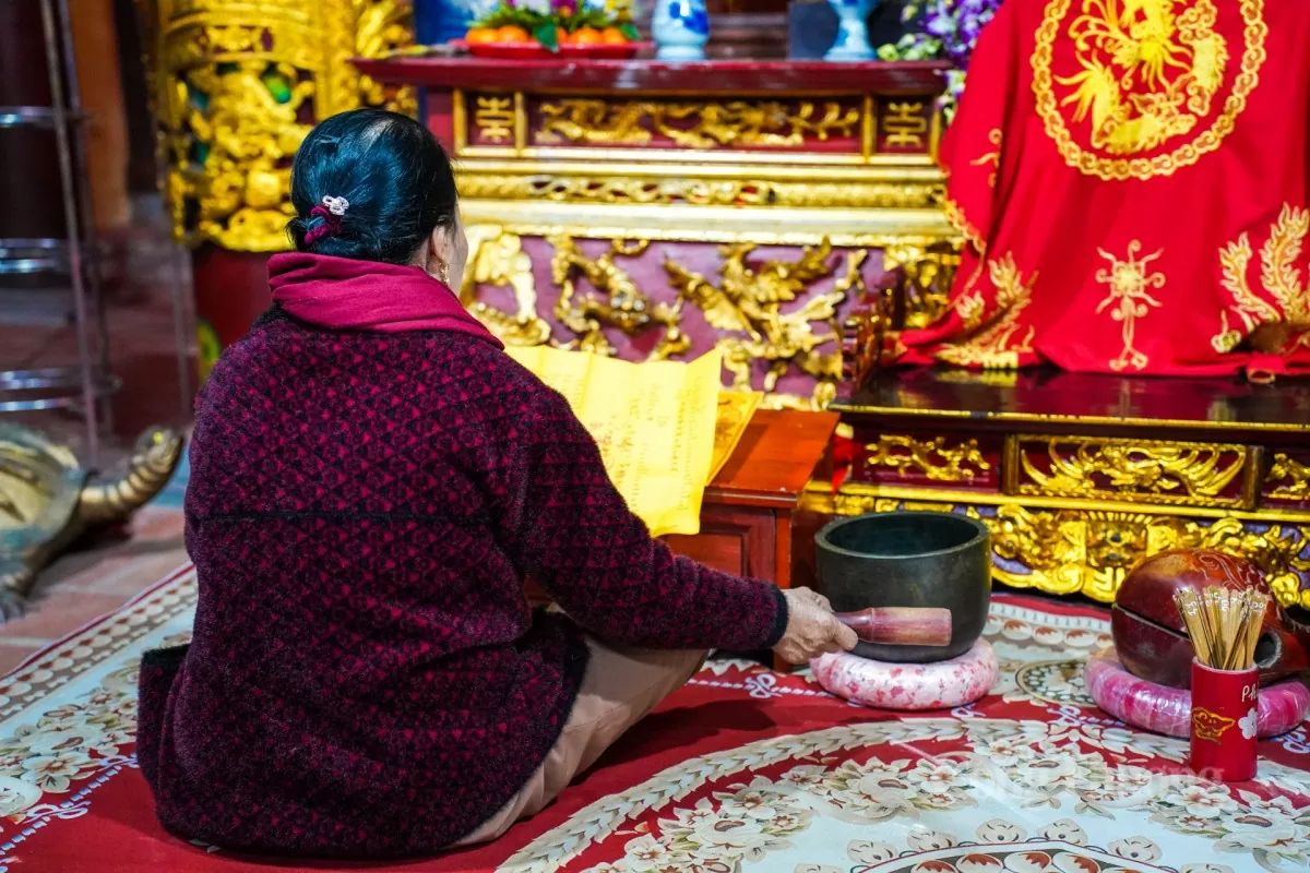 Tượng Đức Thánh Trần và câu chuyện tượng voi in hằn vết đạn tại đền A Sào