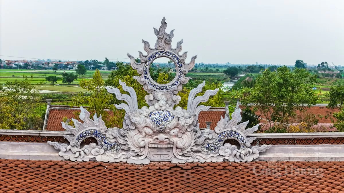 Tượng Đức Thánh Trần và câu chuyện tượng voi in hằn vết đạn tại đền A Sào