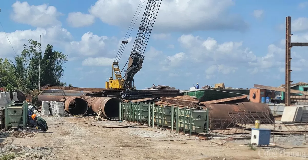 Cận cảnh cầu Đại Ngãi 2 trước thời điểm thông xe