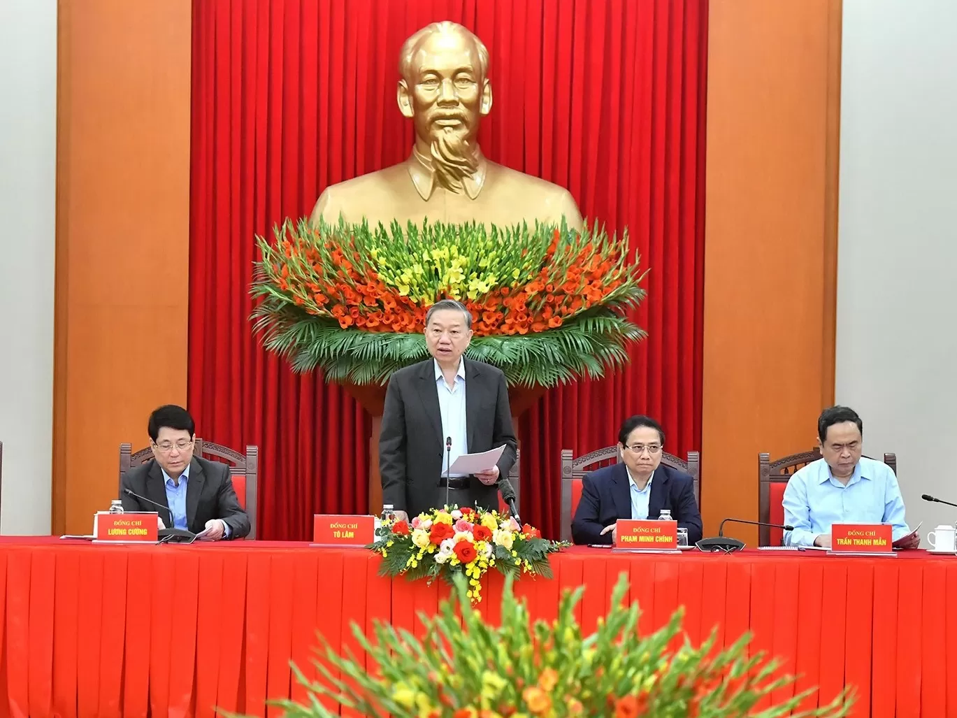 tong bi thu yeu cau nghien cuu lam ro noi ham mo hinh tang truong moi cua viet nam