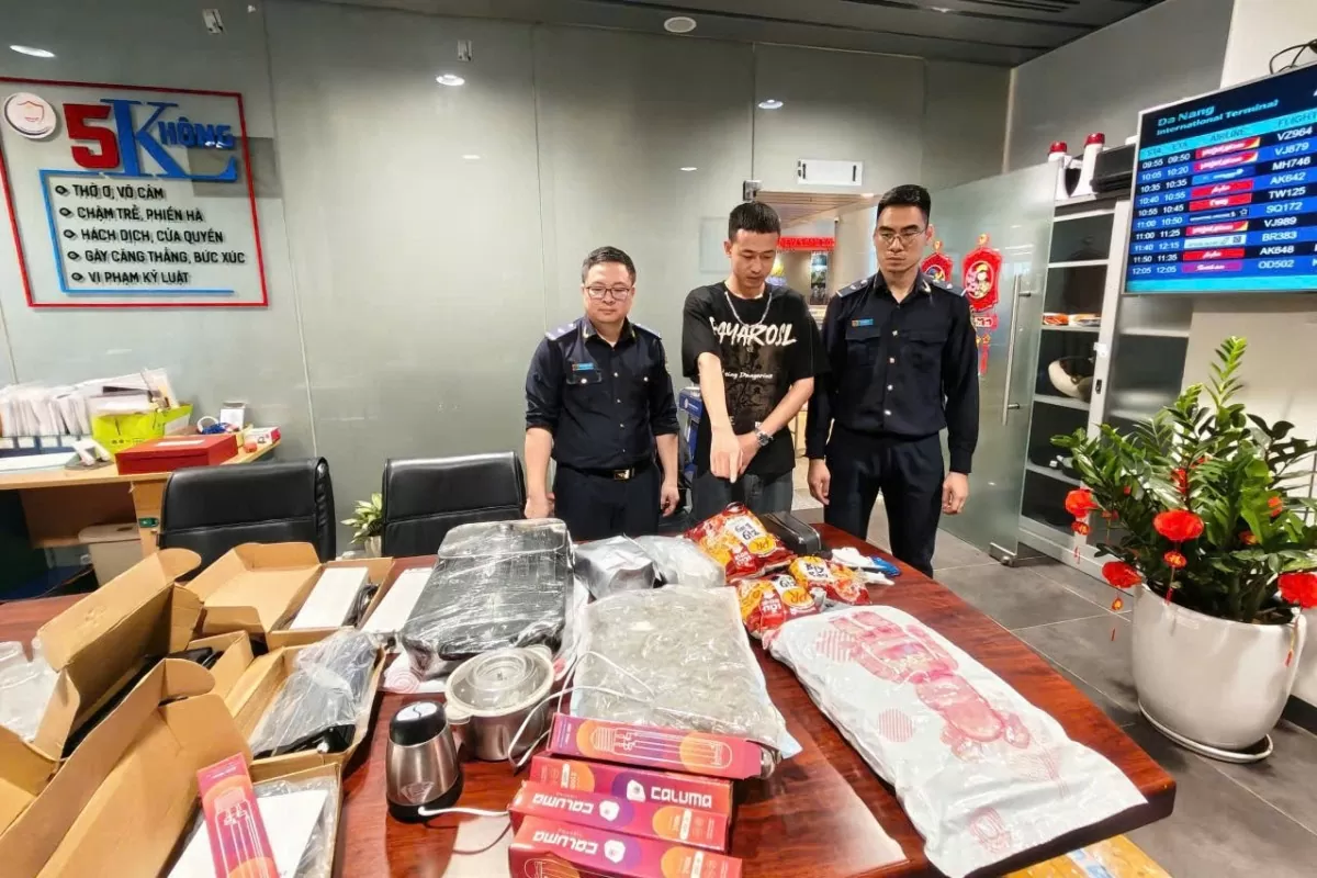 bắt giữ 3,745 kg nghi là cần sa