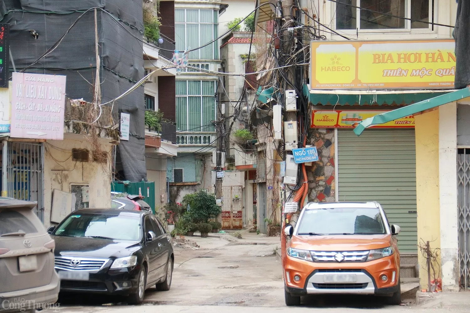 Mục sở thị dự án đường dài 325m giữa thủ đô vướng giải phóng mặt bằng